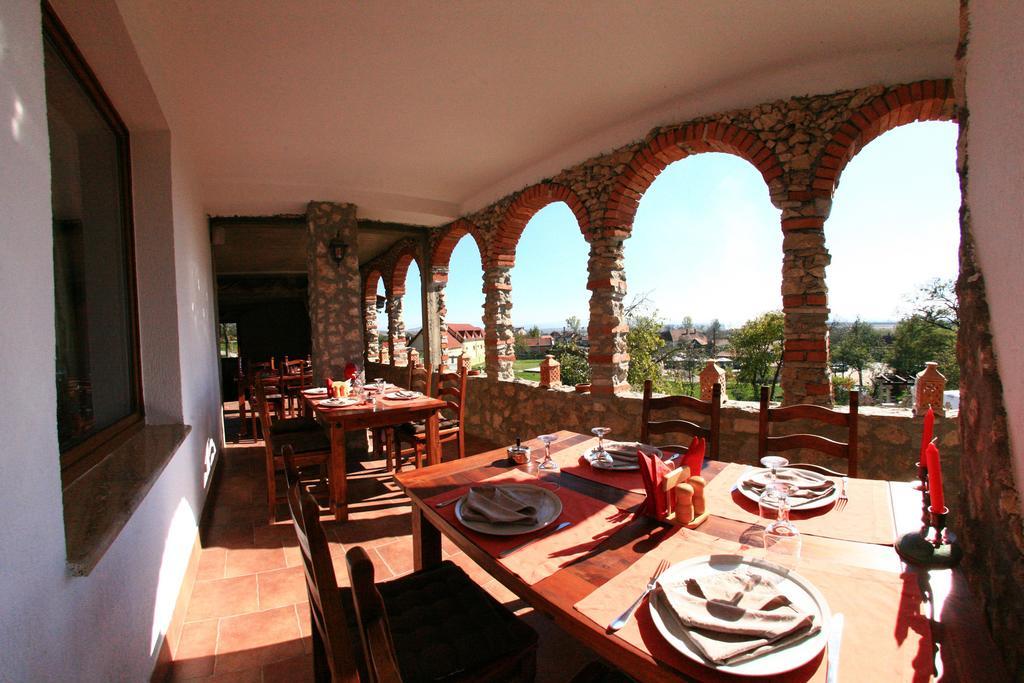 Castelul Lupilor Hotel Kéménd Kültér fotó