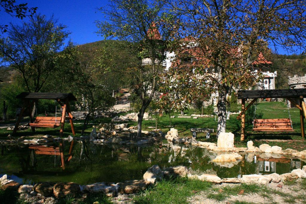 Castelul Lupilor Hotel Kéménd Kültér fotó