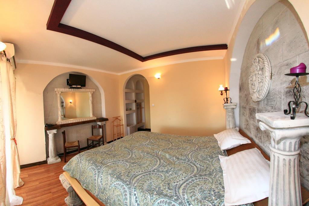 Castelul Lupilor Hotel Kéménd Szoba fotó